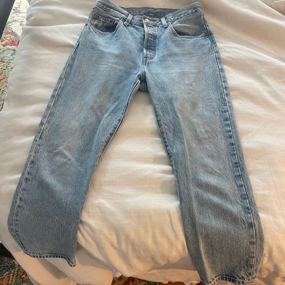 LEVI WOMENS JEANS